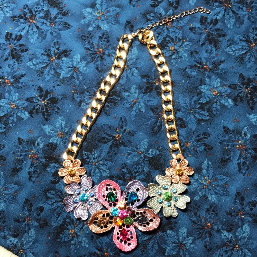 Floral necklace